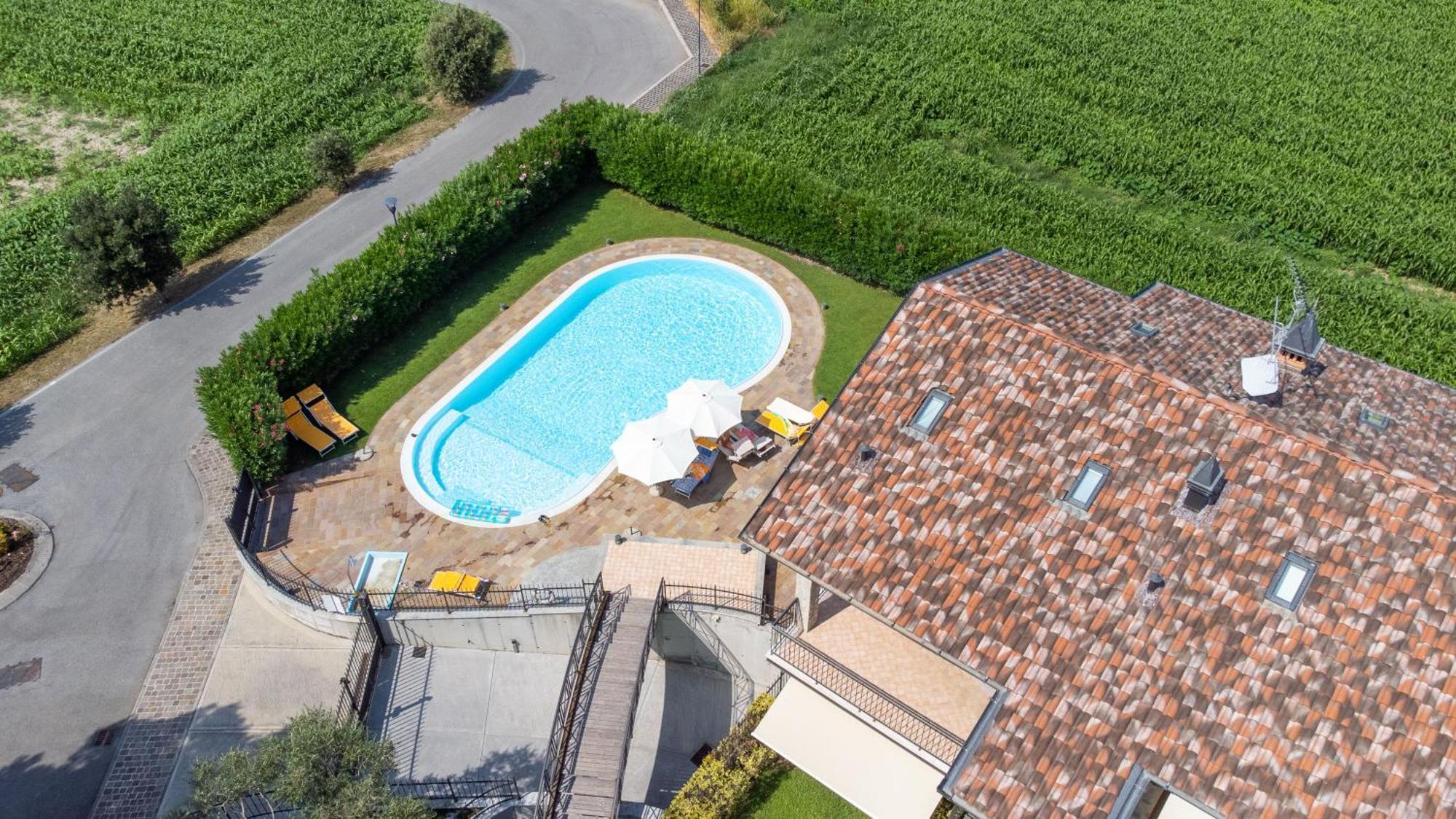 Lago Di Garda A 300M - House In Manerba مانربا ديل جاردا المظهر الخارجي الصورة
